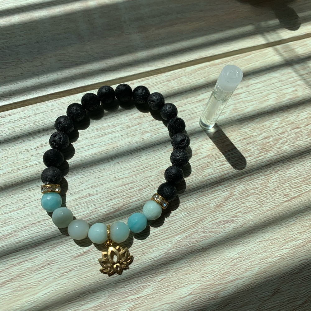 essential oils bracelet (with essential oils)